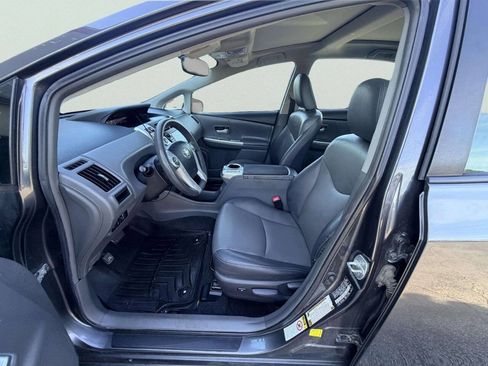 Used 2012 Toyota Prius V Five FWD image 18