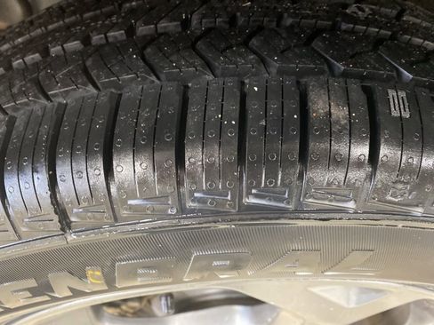 Used 2024 Ford Escape ST-Line image 13