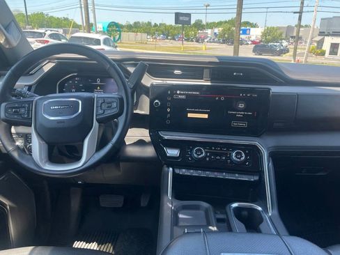 Used 2024 GMC Sierra 2500 Denali w/ Denali Reserve Package AWD/4WD image 12
