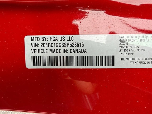Used 2025 Chrysler Pacifica Limited FWD image 37
