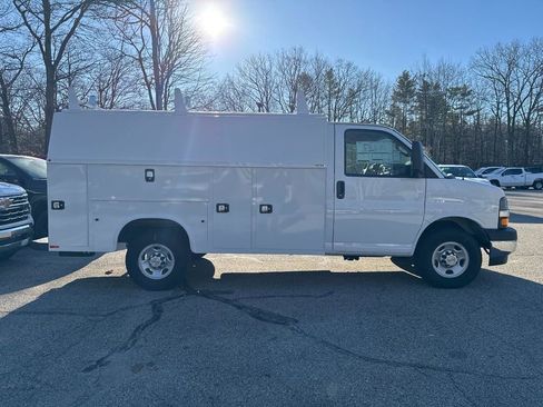 New 2024 Chevrolet Express 3500 w/ Power Convenience Package image 3