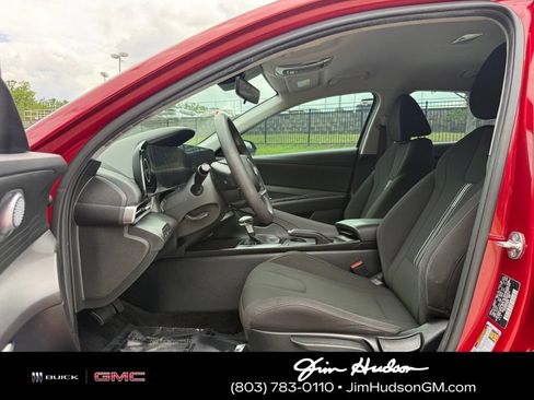 Used 2024 Hyundai Elantra SEL FWD image 18