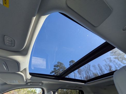 Certified 2025 Lincoln Navigator Reserve image 25