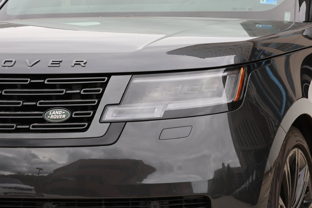 Used 2024 Land Rover Range Rover SE AWD/4WD image 7