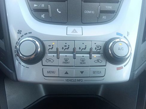Used 2017 Chevrolet Equinox LS FWD image 27
