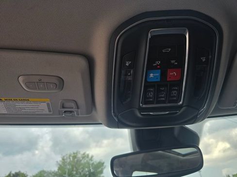 Used 2023 Jeep Grand Cherokee L Limited AWD/4WD image 30