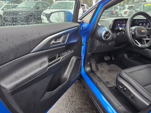 Certified 2025 Chevrolet Equinox EV LT w/ Convenience Package image 27