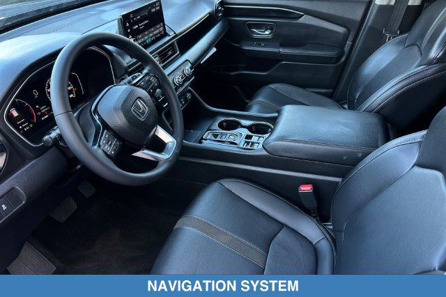Certified 2025 Honda Pilot Touring image 11