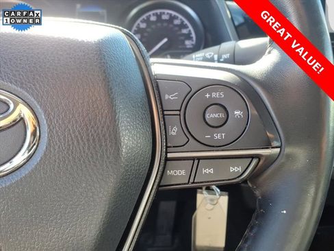 Used 2022 Toyota Camry SE image 14