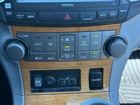 Used 2008 Toyota Highlander Limited AWD/4WD image 25
