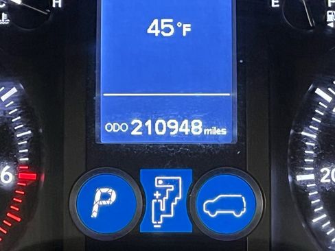 Used 2014 Lexus GX 460 w/ Premium Package image 27