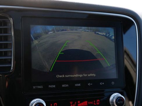 Used 2020 Mitsubishi Outlander LE AWD/4WD image 27