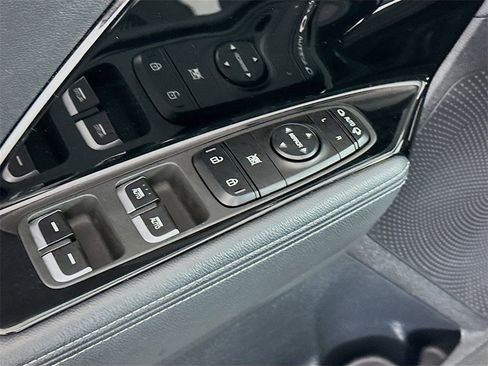 Used 2019 Kia Niro EX image 17
