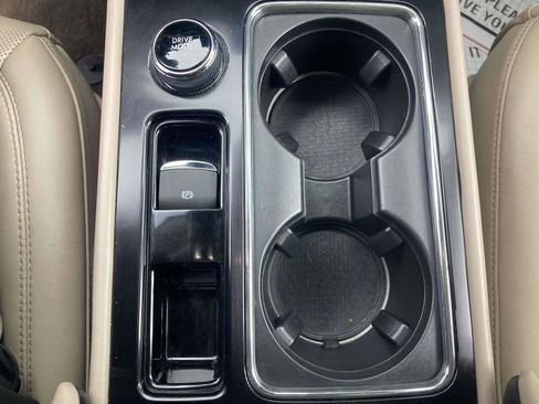 Certified 2022 Lincoln Corsair Standard w/ Equipment Group 101A image 28