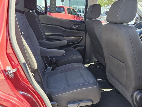 Certified 2023 GMC Acadia SLE w/ Driver Convenience Package image 15