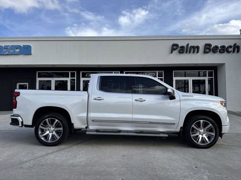 Used 2024 Chevrolet Silverado 1500 High Country w/ Technology Package AWD/4WD image 23