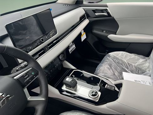 New 2026 Mitsubishi Outlander SE AWD/4WD image 23