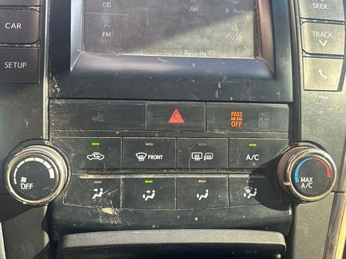 Used 2016 Toyota Camry LE image 13