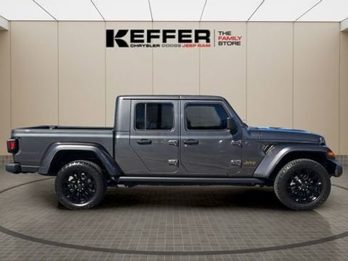 Certified 2024 Jeep Gladiator Sport image 6