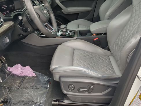 Used 2023 Audi SQ5 Premium Plus w/ Premium Plus Package image 11