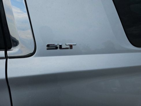 Used 2018 GMC Yukon XL SLT w/ Open Road Package AWD/4WD image 12