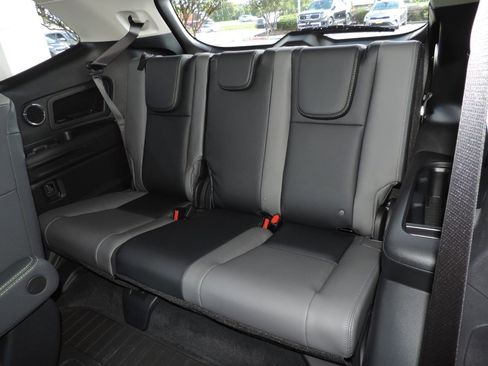 Used 2023 Subaru Ascent Onyx Edition Limited image 16