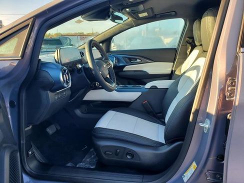 New 2026 Chevrolet Equinox EV LT image 8