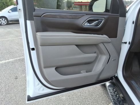 Certified 2022 Chevrolet Tahoe Z71 w/ Luxury Package image 22