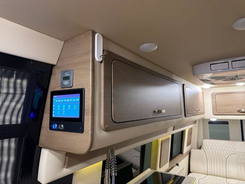 Used 2024 Mercedes-Benz Sprinter 3500 image 27