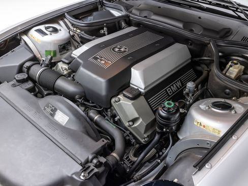 Used 2003 BMW Z8 image 49