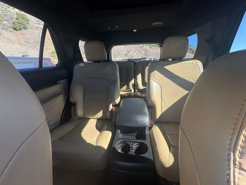 Used 2017 Ford Explorer Limited image 6