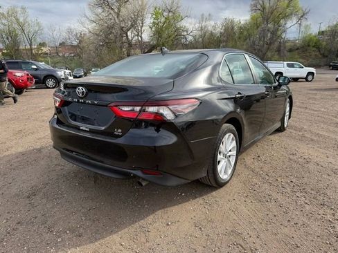 Used 2022 Toyota Camry LE image 5