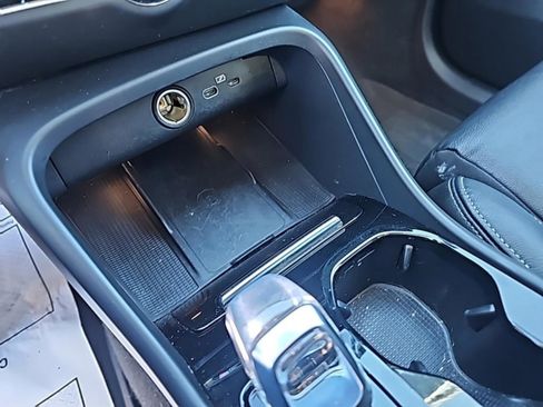 Used 2023 Volvo XC40 B5 Plus w/ Protection Package Premier image 27