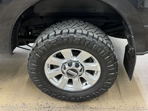 Used 2019 Ford F250 Platinum w/ Platinum Ultimate Package AWD/4WD image 9