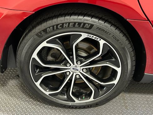 Used 2013 Ford Taurus SHO image 19