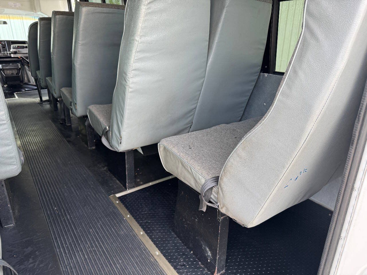 Used 2004 Chevrolet Express 3500 w/ School Bus Package RWD image 87