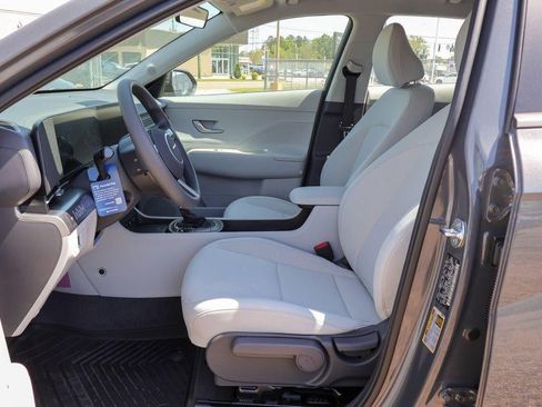 New 2026 Hyundai Kona SE image 7