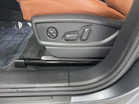 Used 2023 Audi Q5 2.0T Prestige w/ Prestige Package image 17