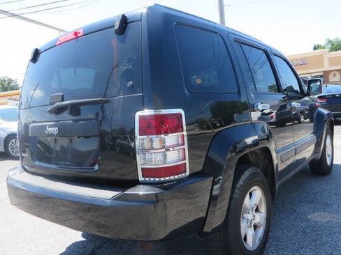 Used 2012 Jeep Liberty Sport image 3