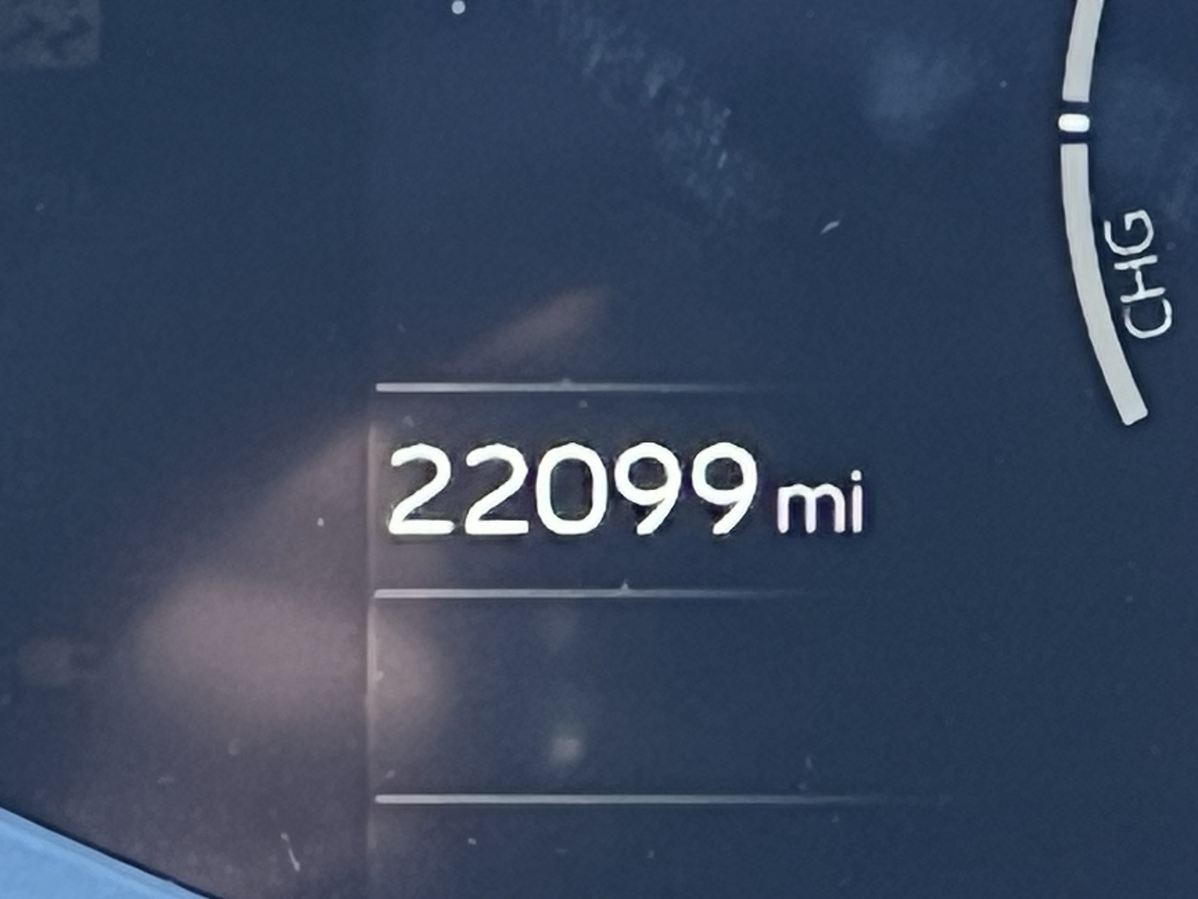 Used 2025 Toyota Prius XLE FWD image 22