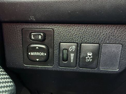 Used 2014 Toyota RAV4 LE FWD image 14