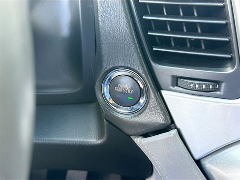 Used 2020 Chevrolet Suburban LT image 18