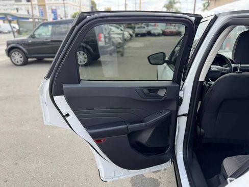 Used 2022 Ford Escape SE FWD image 23