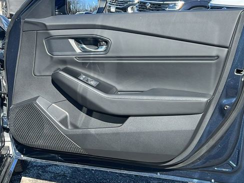 Used 2025 Honda Accord Touring image 9