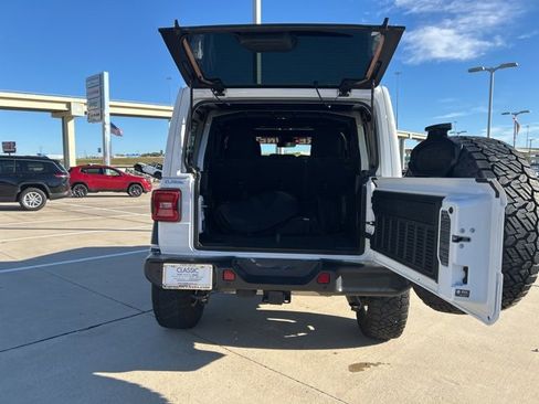 Used 2022 Jeep Wrangler Unlimited Sport w/ Sun And Sound Package image 9