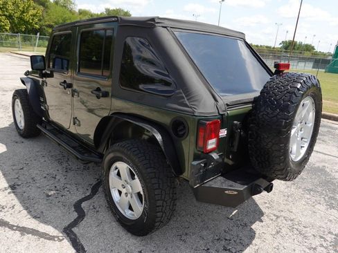 Used 2007 Jeep Wrangler Unlimited Sahara AWD/4WD image 5