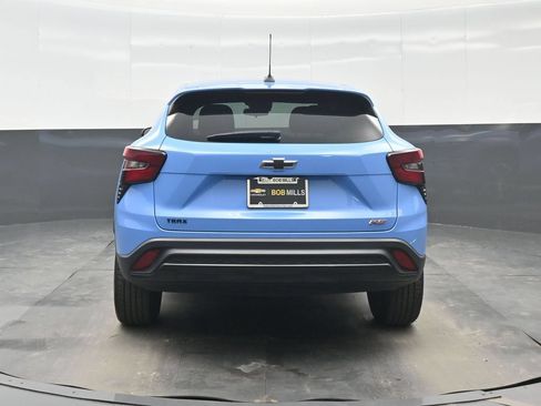 Used 2024 Chevrolet Trax RS w/ Sunroof Package FWD image 5