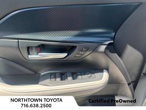 Used 2025 Toyota Grand Highlander AWD Hybrid image 18