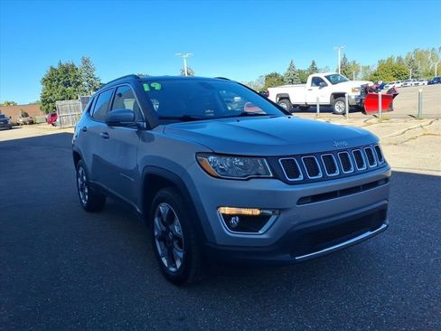 Used 2019 Jeep Compass Limited image 3