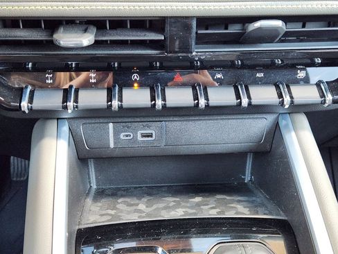 Used 2024 Chevrolet Colorado ZR2 w/ Safety Package image 19